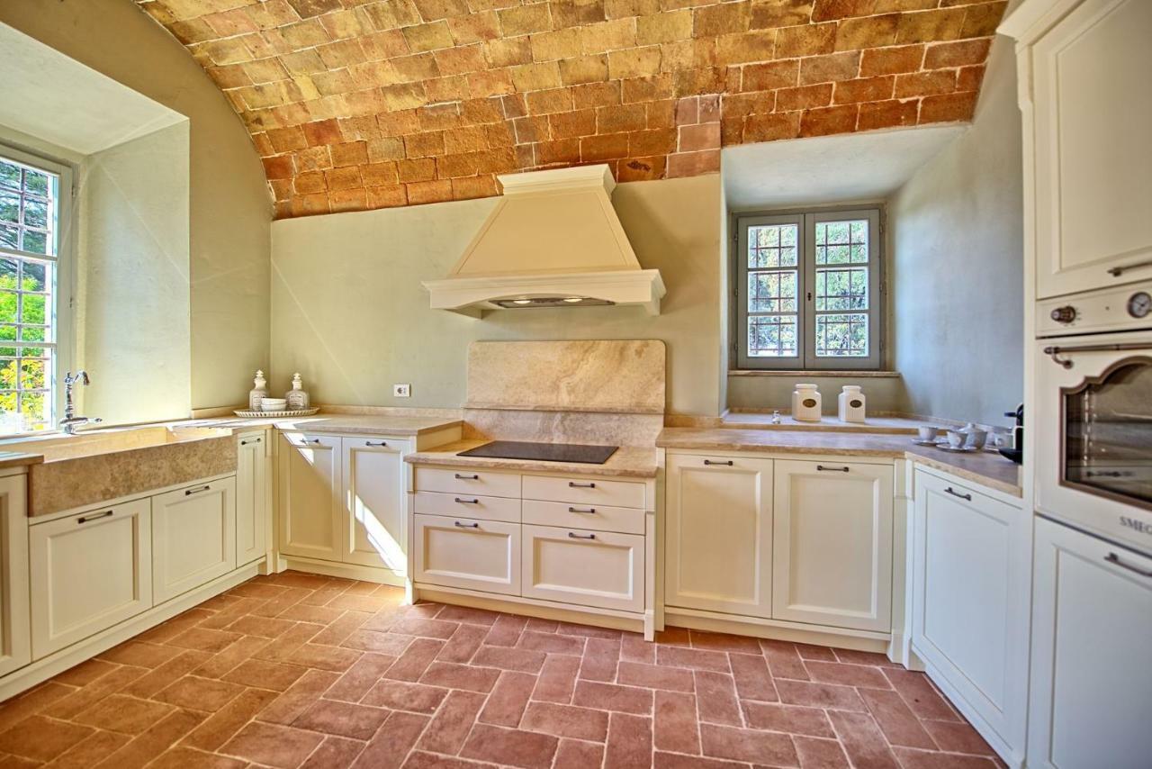 Villa Sant'Anastasio Suites Volterra Exterior photo